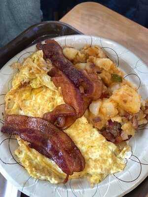 Fluffy's Cafe & Pizzeria