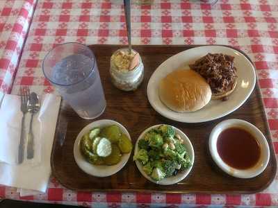 Cousins Bar-b-q