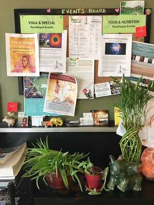 Puravegan Cafe & Yoga