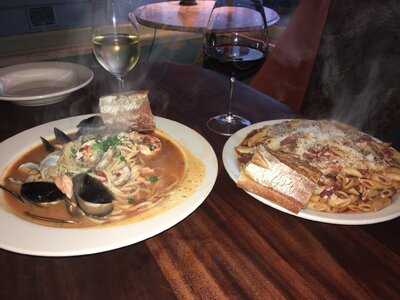 Gino's Restaurant & Bar