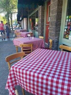 Gino's Restaurant & Bar