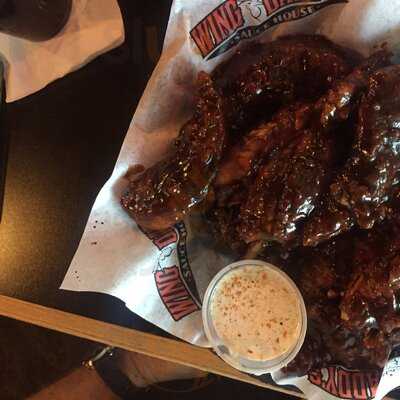 Wing Daddy's Sauce House