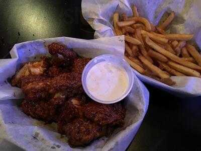 Wing Daddy's Sauce House