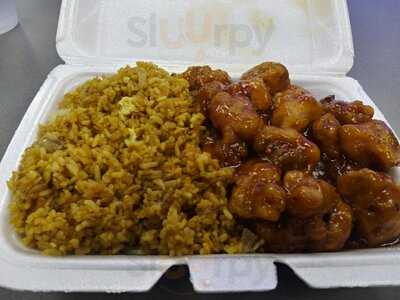 Chopstix Gormet Asian And Sushi Bar