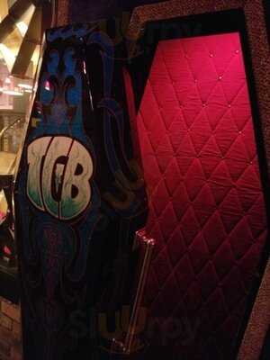 Count Vamp'd Bar & Grill