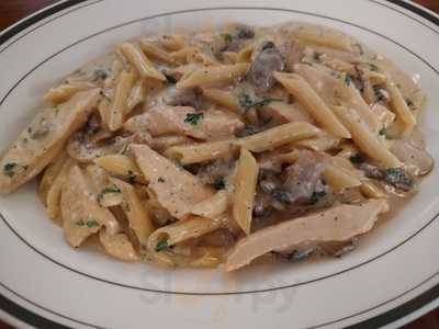 Alba's Italian Restaurant & Bar