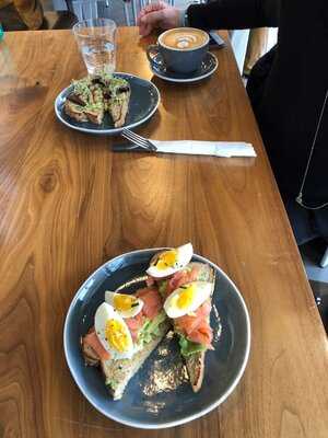 Ceremony Coffee Roasters / Mt. Vernon