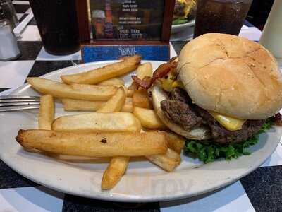 Paul's Da Burger Joint