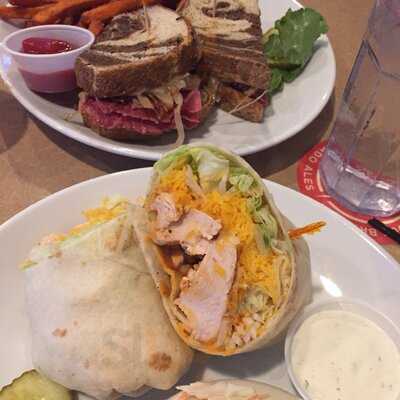 Eddy's Neighborhood Bar And Grill