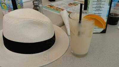 Tradewinds Bar & Grill