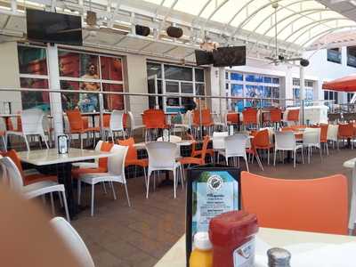 Tradewinds Bar & Grill