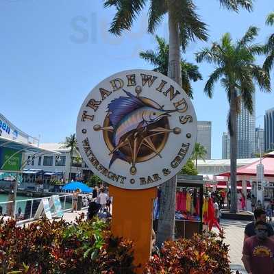 Tradewinds Bar & Grill
