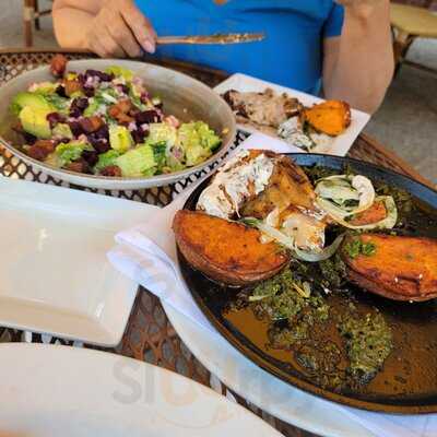 Stephanie's On Newbury