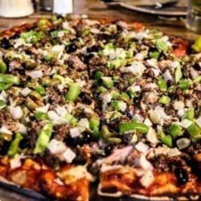 Bonnie & Clyde's Pizza Parlor