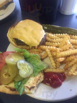 Hillview Family Diner And Ice Cream