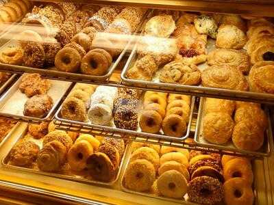 Helen Bernhard Bakery