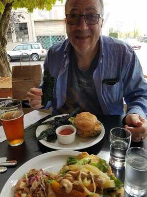 Ground Breaker Brewing & Gastropub