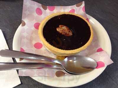 Le Macaron French Pastries