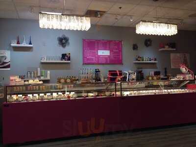 Le Macaron French Pastries