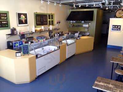 Inside Scoop Creamery