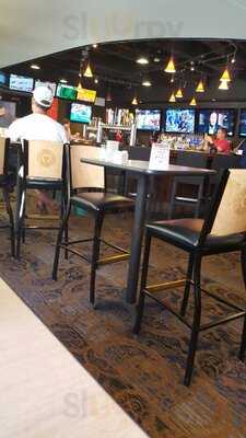 Winner's Circle Pub, Grille & Otb