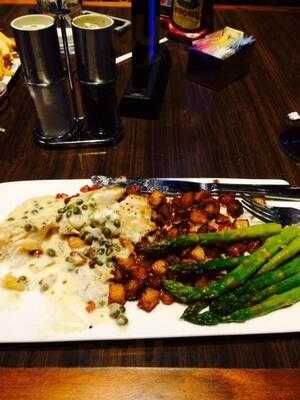 Winner's Circle Pub, Grille & Otb