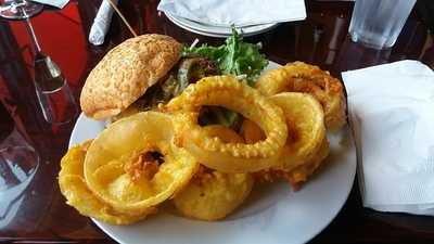 19 Handles Pub & Grill