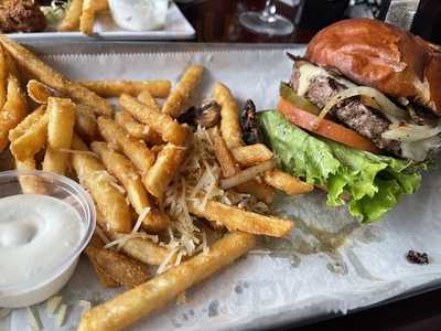 19 Handles Pub & Grill