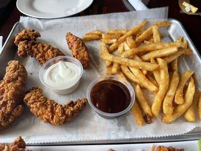 19 Handles Pub & Grill