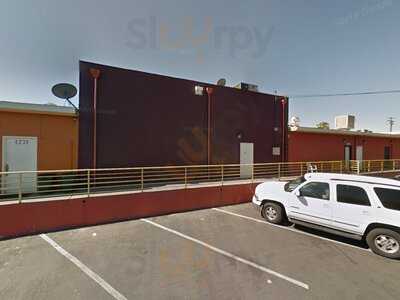 19 Handles Pub & Grill