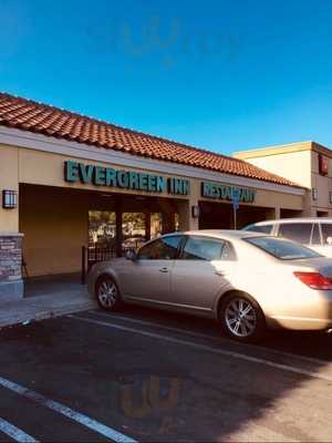Evergreen Inn & Pub