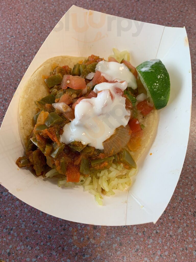 La Plaza Supermarket