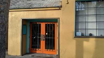 Easy On I - Bar And Grill