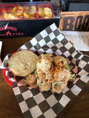 Lee's Pint And Shell