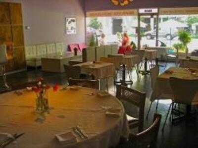 Revolver Taco Lounge