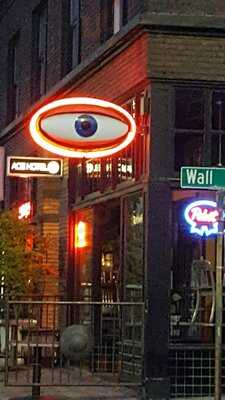 Cyclops Cafe And Lounge