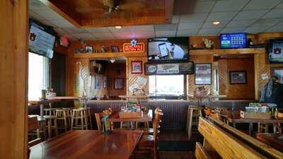 Roosters Restaurant & Bar