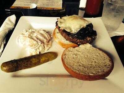 Ray J's American Grill