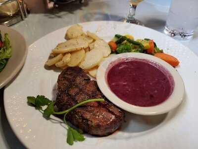 Reale's Pizza & Cafe