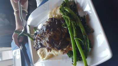 Noe Restaurant & Bar