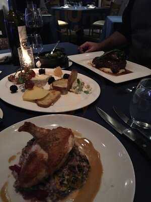 Noe Restaurant & Bar