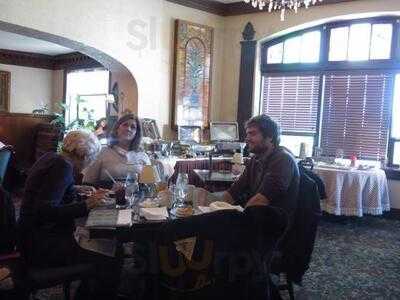 Al Smith's Feasting Fox Restaurant & Pub