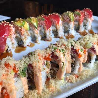 Rock-n-sake Bar & Sushi