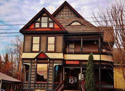 Tarboush Lebanese Bistro & Bar