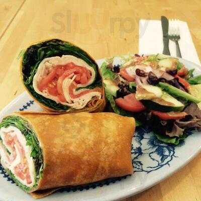 Red Canoe Cafe And Bookstore