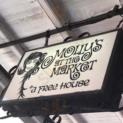 Molly's Irish Pub