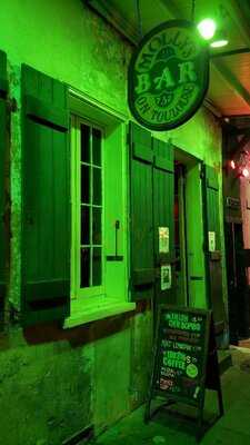 Molly's Irish Pub