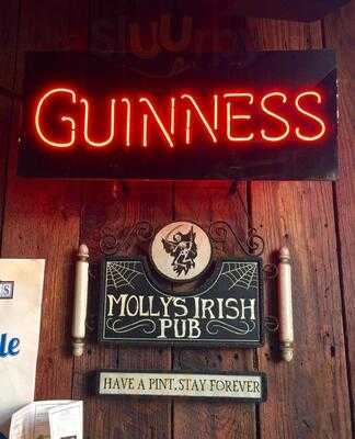 Molly's Irish Pub