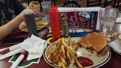 Nak's Eatery & Drinkery