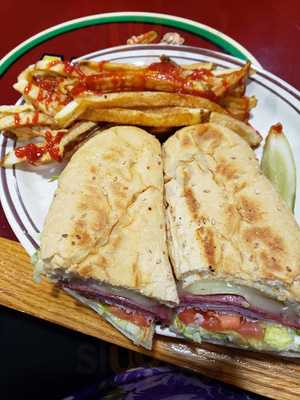 Nak's Eatery & Drinkery